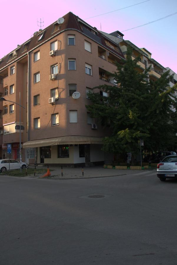 Novi Sad Apartman Tenigo Buitenkant foto