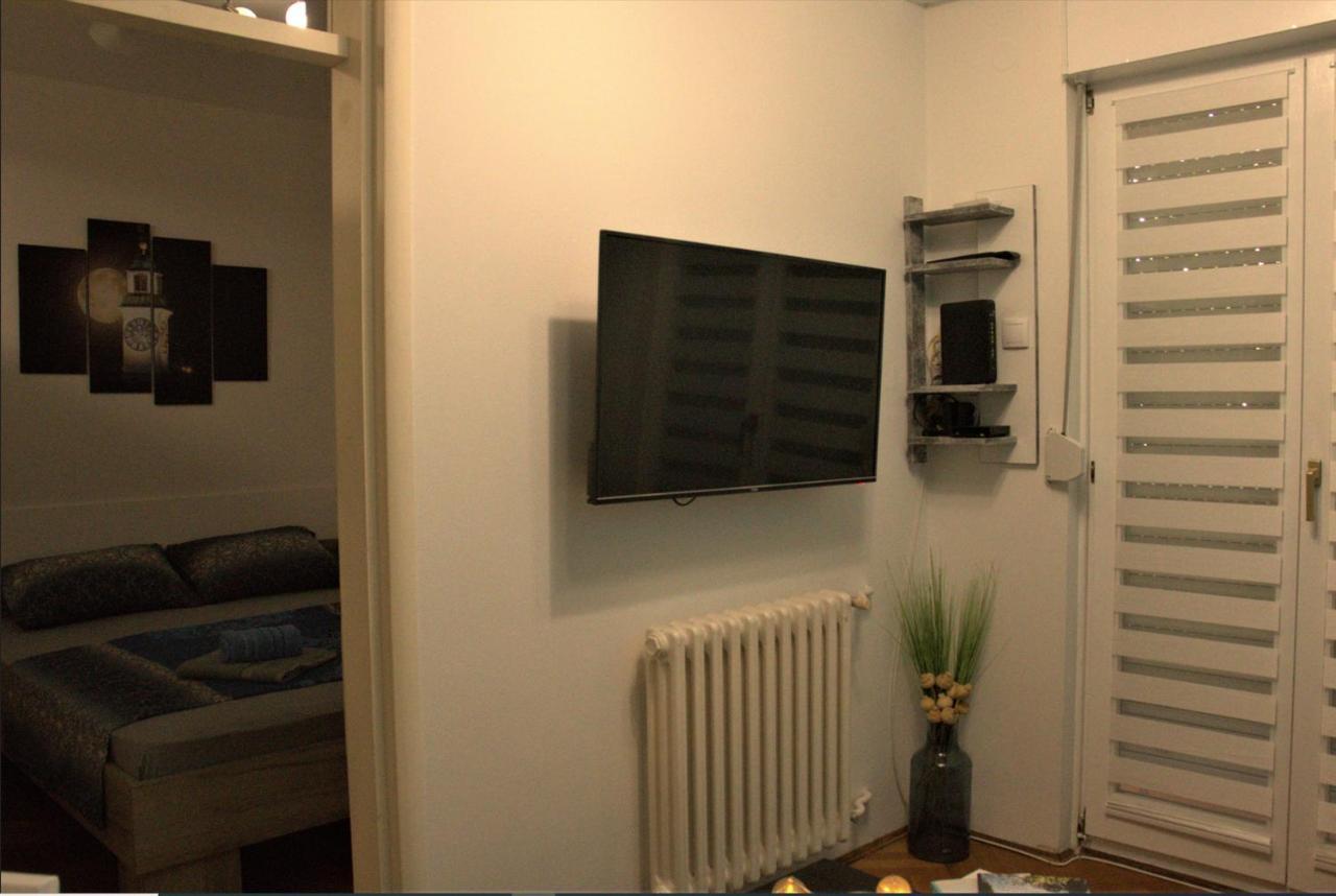 Novi Sad Apartman Tenigo Buitenkant foto